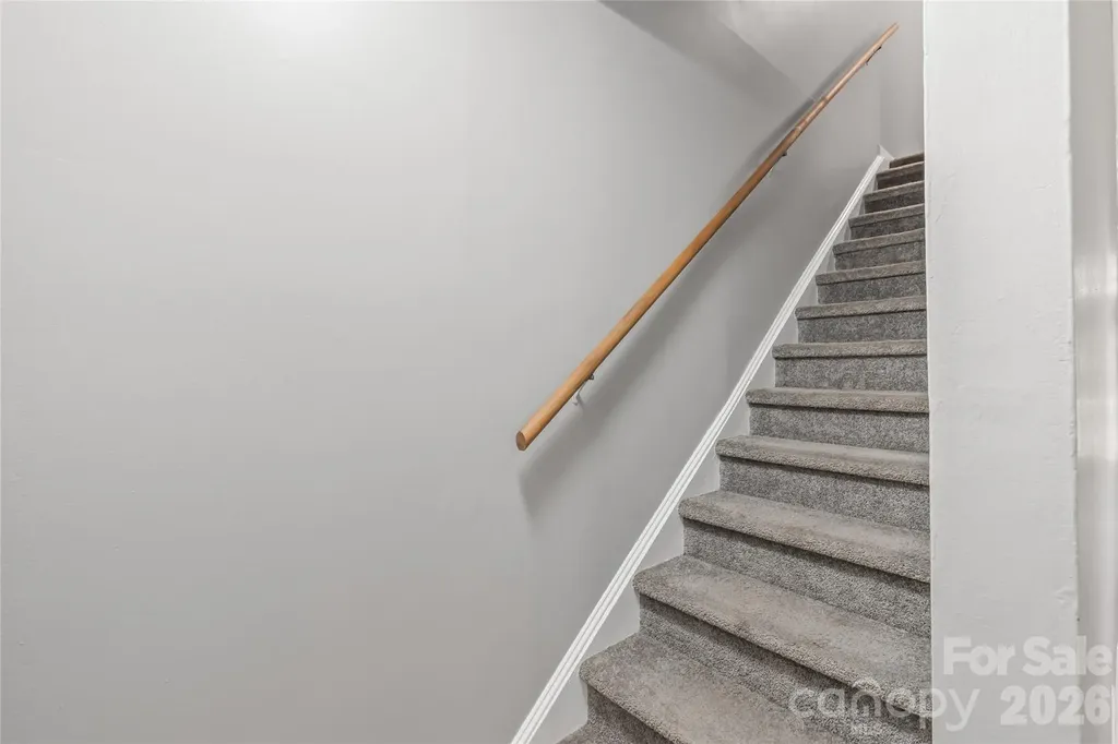9156 Black Heath Circle Charlotte NC 28214