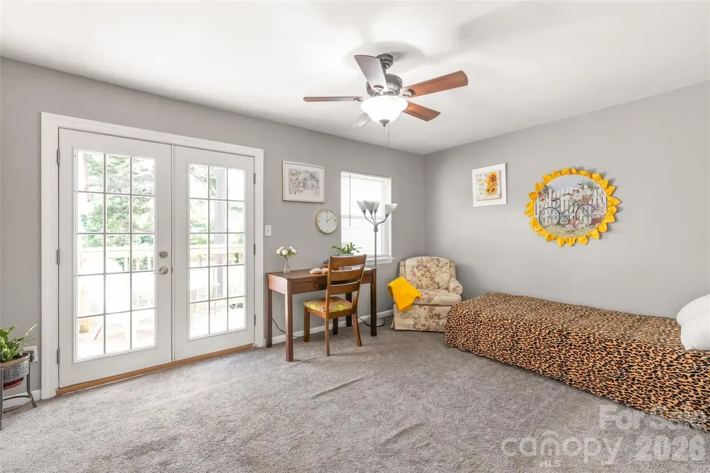 9156 Black Heath Circle Charlotte NC 28214
