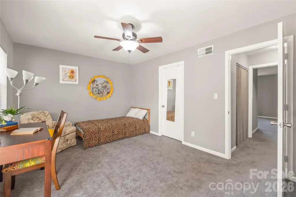 9156 Black Heath Circle Charlotte NC 28214