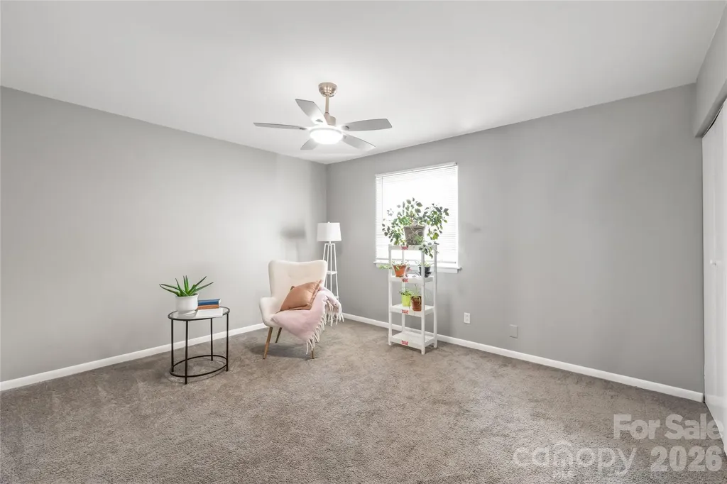 9156 Black Heath Circle Charlotte NC 28214