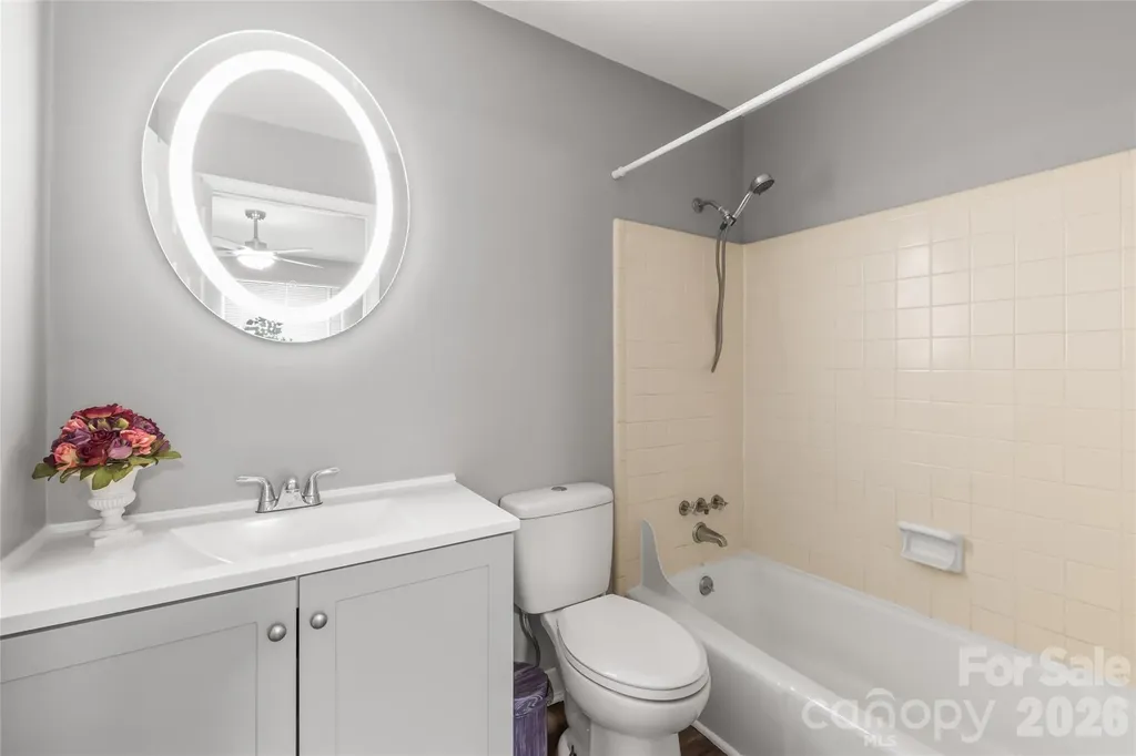 9156 Black Heath Circle Charlotte NC 28214
