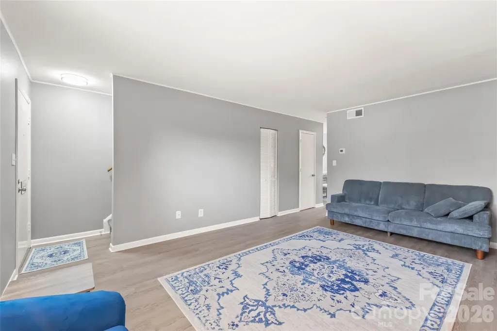 9156 Black Heath Circle Charlotte NC 28214