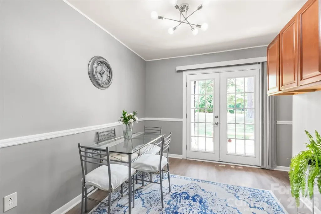 9156 Black Heath Circle Charlotte NC 28214