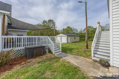 271 N Main Street Denton NC 27239