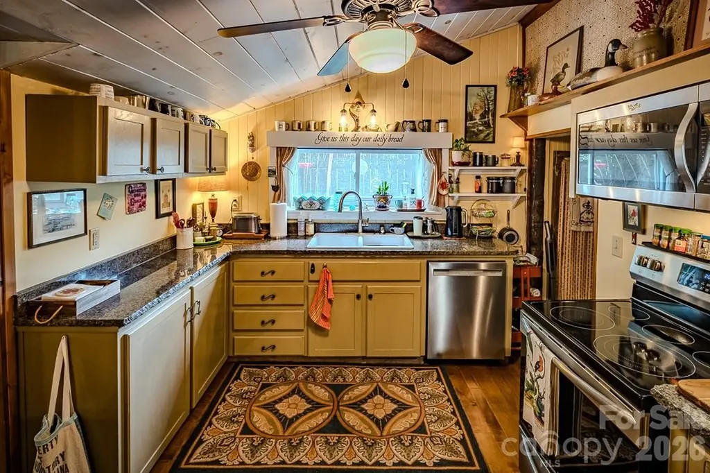 5950 N Us 19e Highway Newland NC 28657