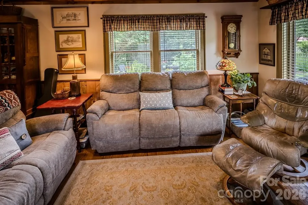 5950 N Us 19e Highway Newland NC 28657