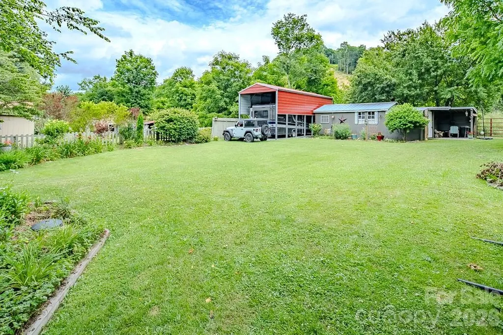 5950 N Us 19e Highway Newland NC 28657
