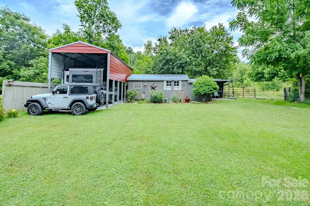 5950 N Us 19e Highway Newland NC 28657
