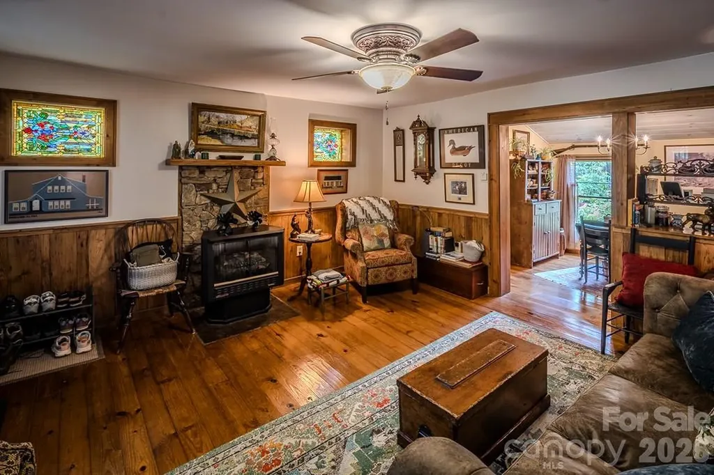 5950 N Us 19e Highway Newland NC 28657