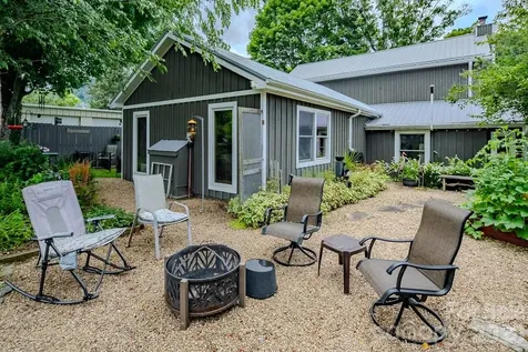 5950 N Us 19e Highway Newland NC 28657