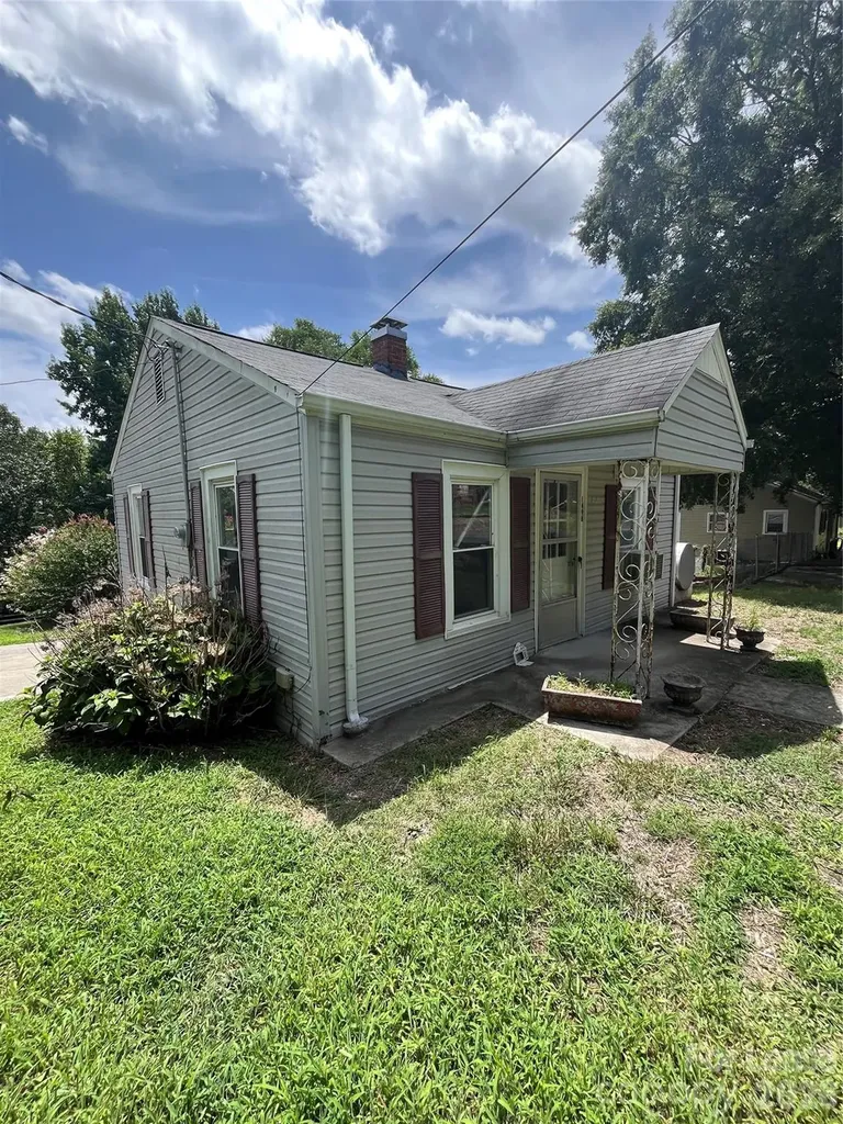 1498 Hilltop Street Albemarle NC 28001