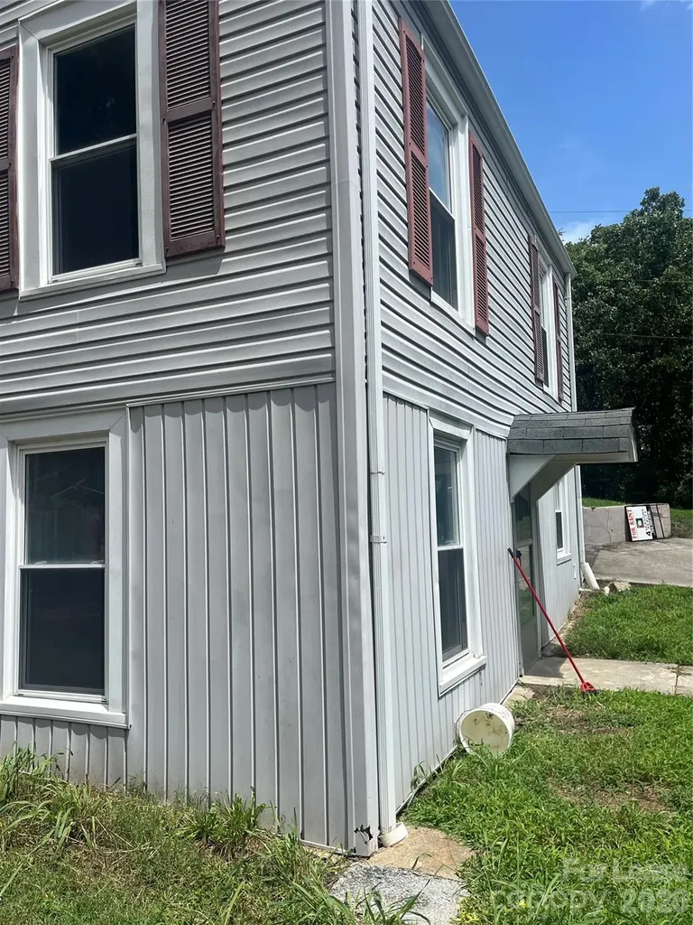 1498 Hilltop Street Albemarle NC 28001