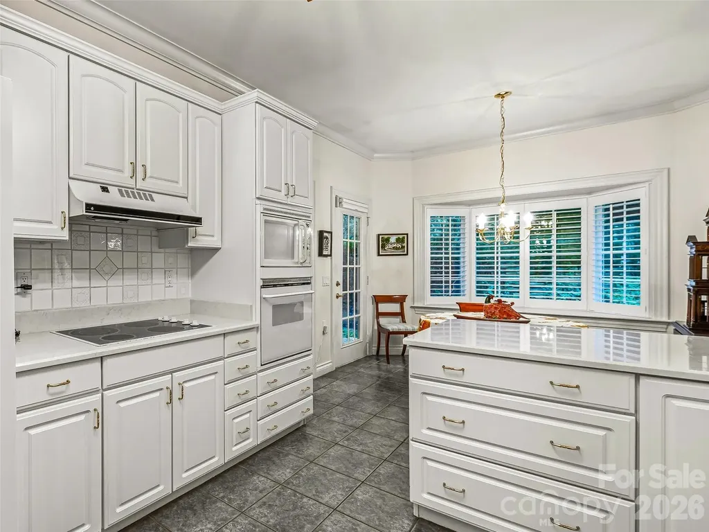 25 Clovelly Way Asheville NC 28803