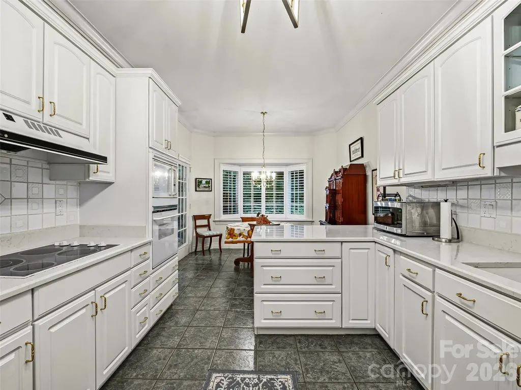25 Clovelly Way Asheville NC 28803