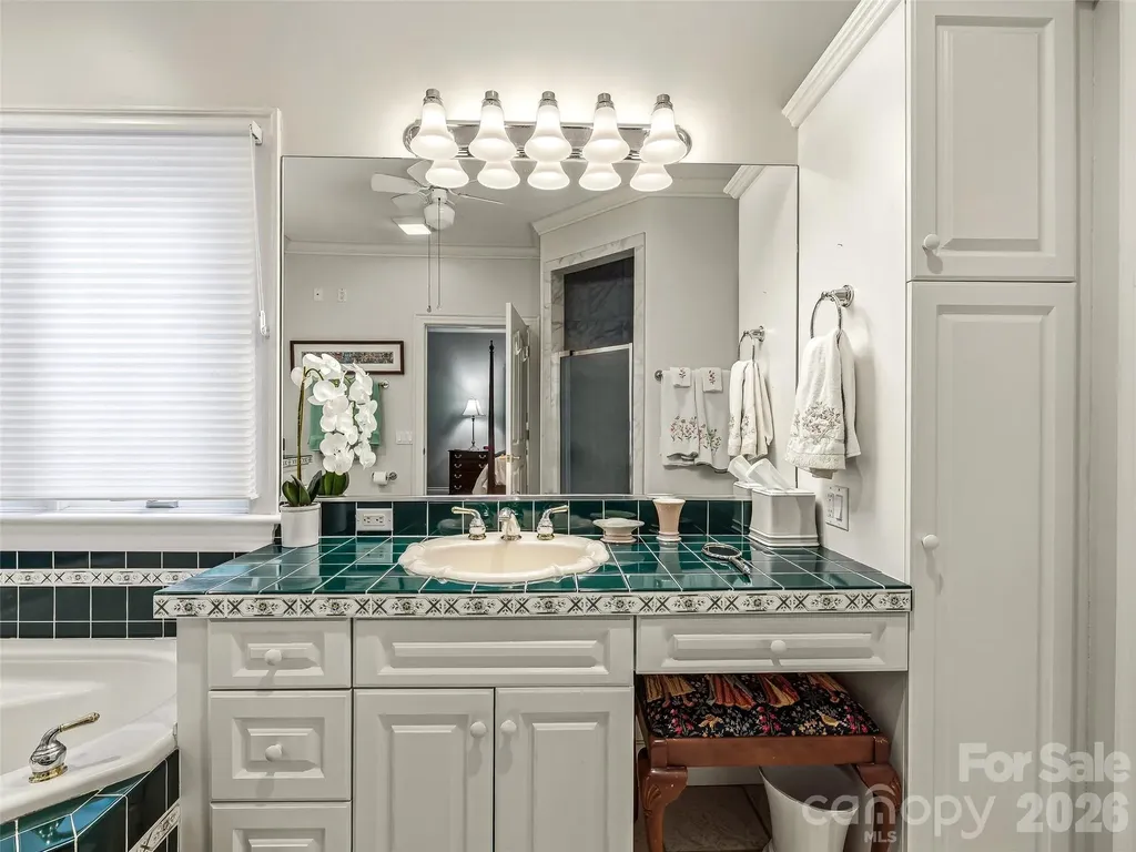 25 Clovelly Way Asheville NC 28803