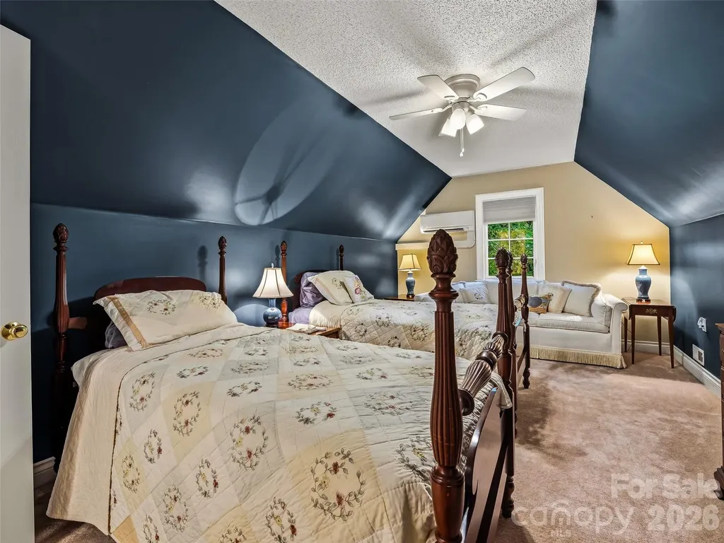 25 Clovelly Way Asheville NC 28803