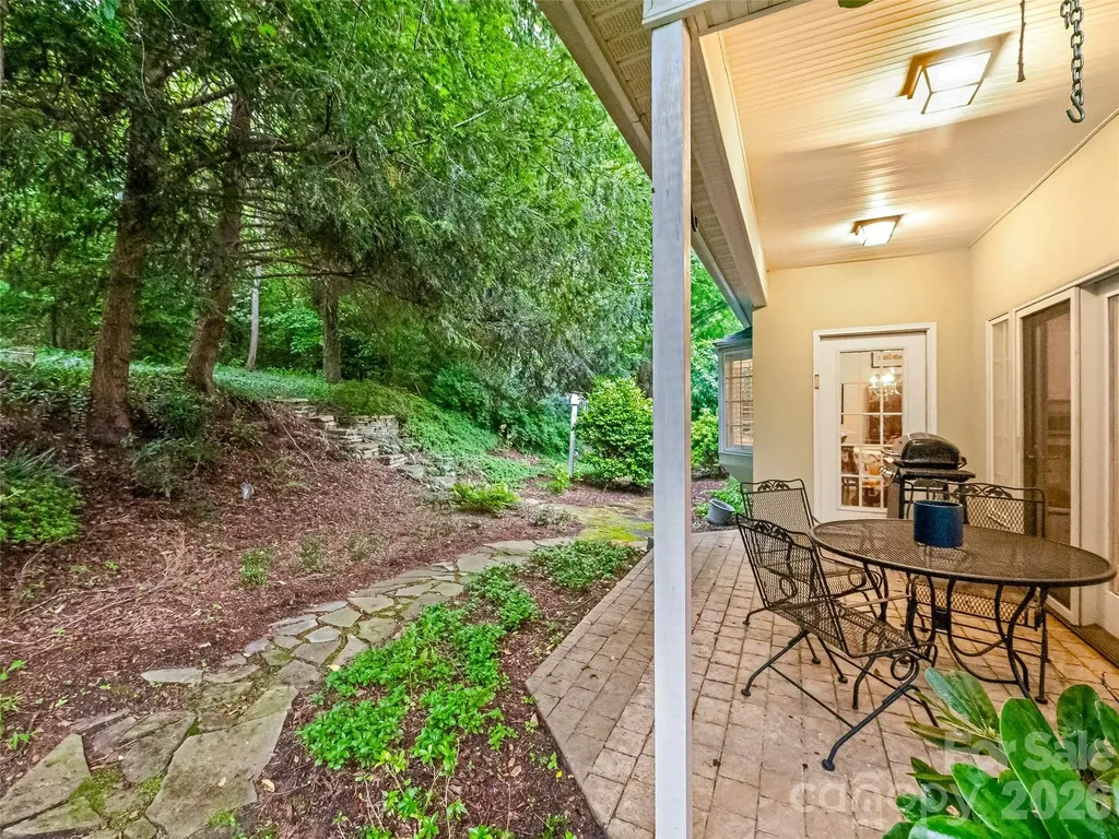 25 Clovelly Way Asheville NC 28803