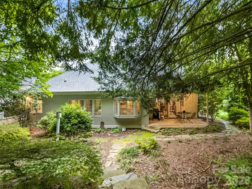 25 Clovelly Way Asheville NC 28803