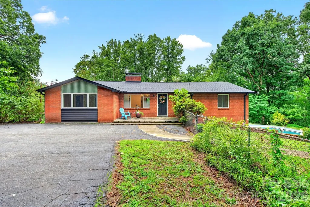 40 Mintz Lane Swannanoa NC 28778