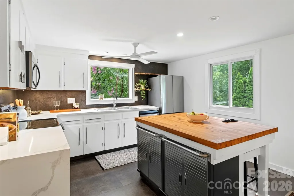 40 Mintz Lane Swannanoa NC 28778