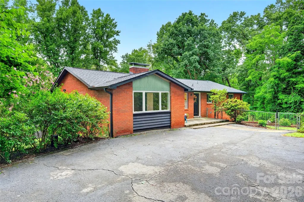40 Mintz Lane Swannanoa NC 28778