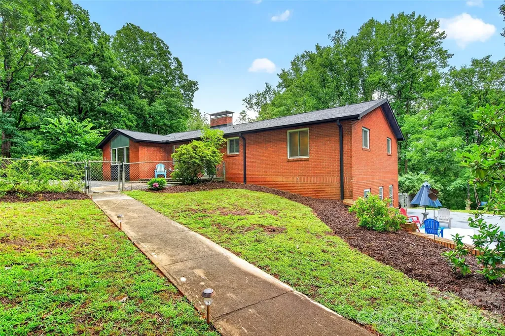 40 Mintz Lane Swannanoa NC 28778