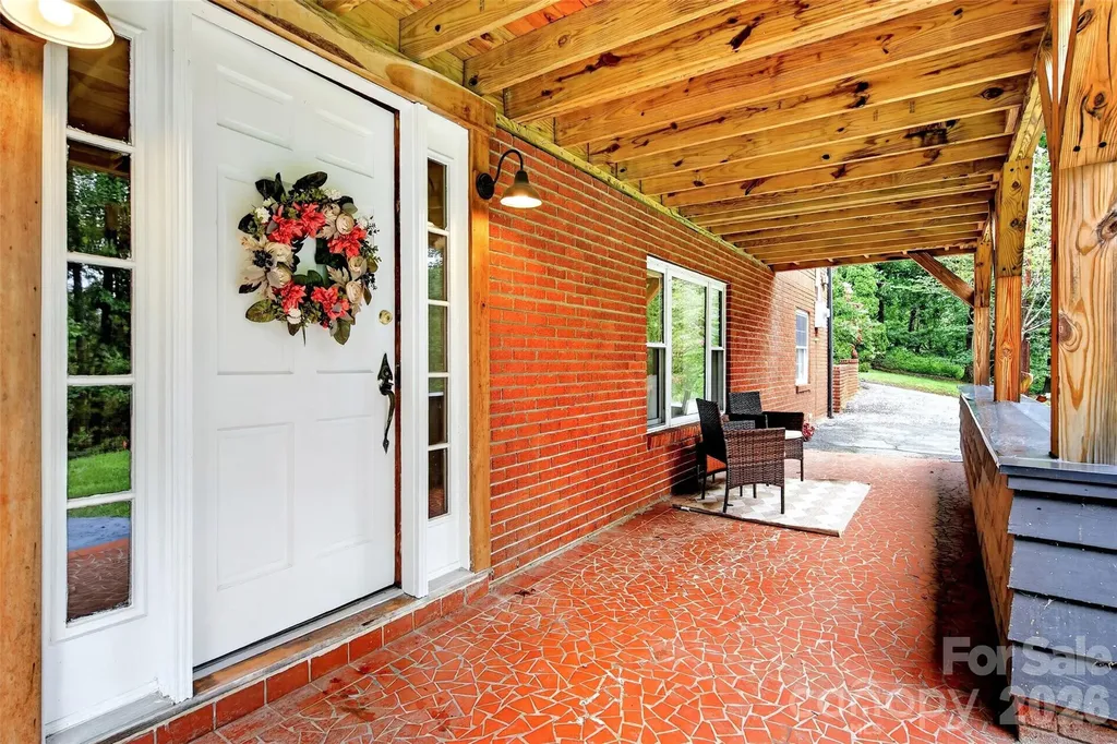 40 Mintz Lane Swannanoa NC 28778
