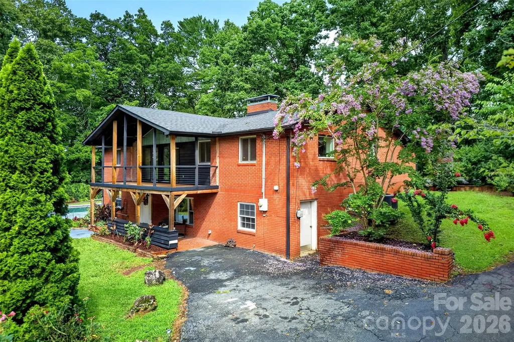 40 Mintz Lane Swannanoa NC 28778