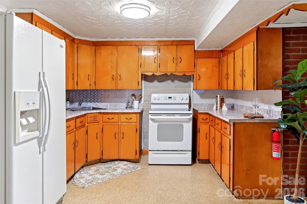 40 Mintz Lane Swannanoa NC 28778