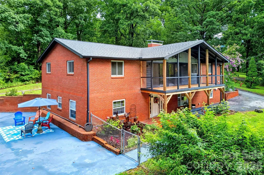 40 Mintz Lane Swannanoa NC 28778