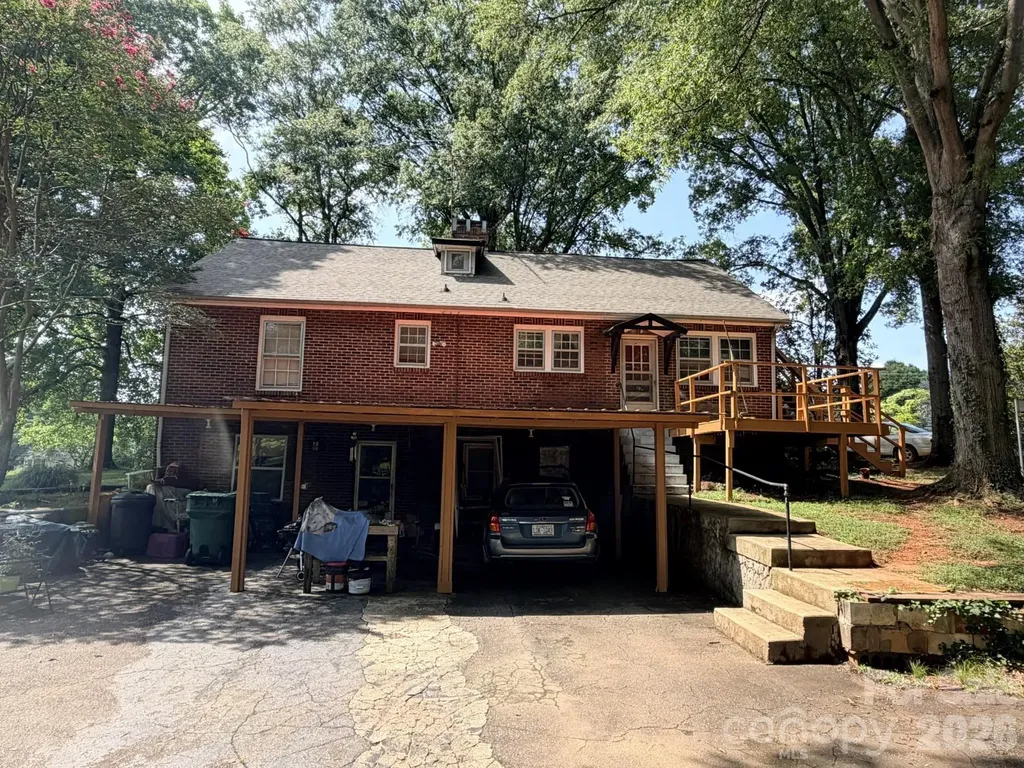737 W C Street Newton NC 28658