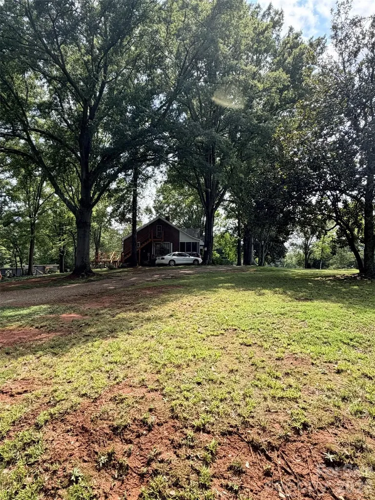 737 W C Street Newton NC 28658