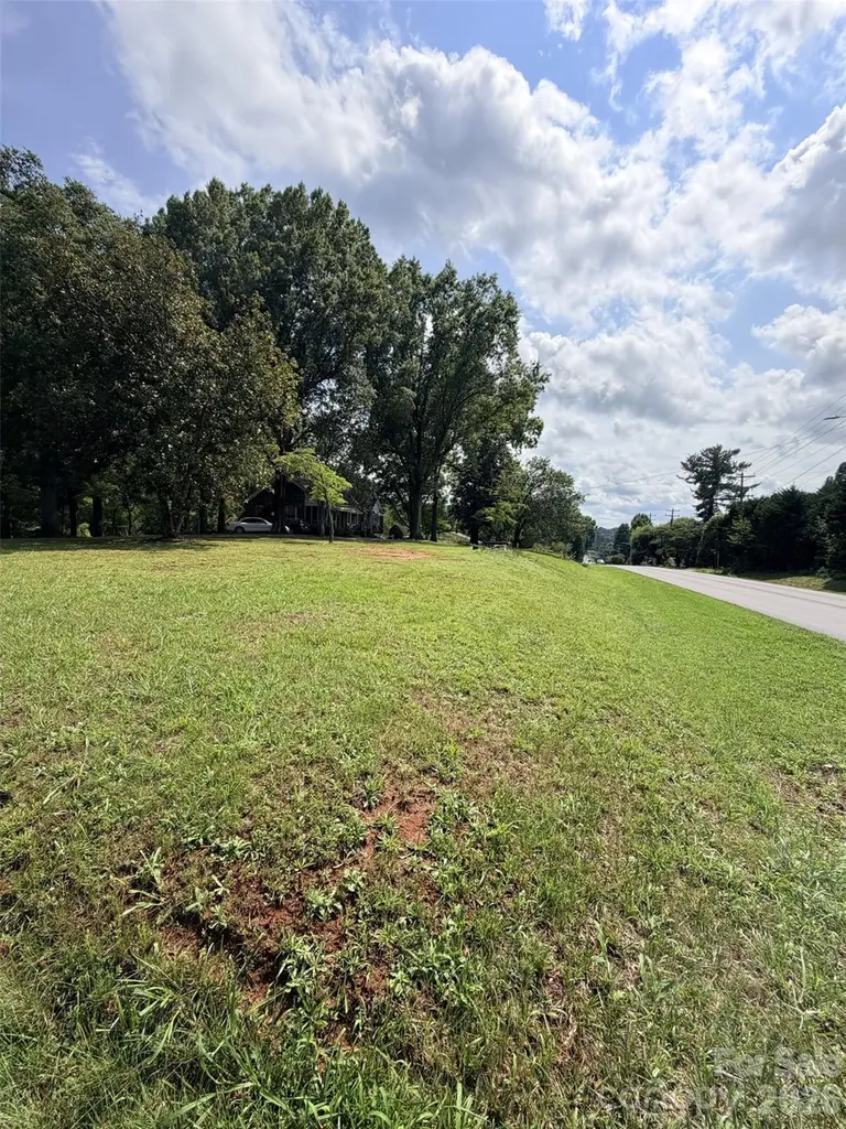 737 W C Street Newton NC 28658