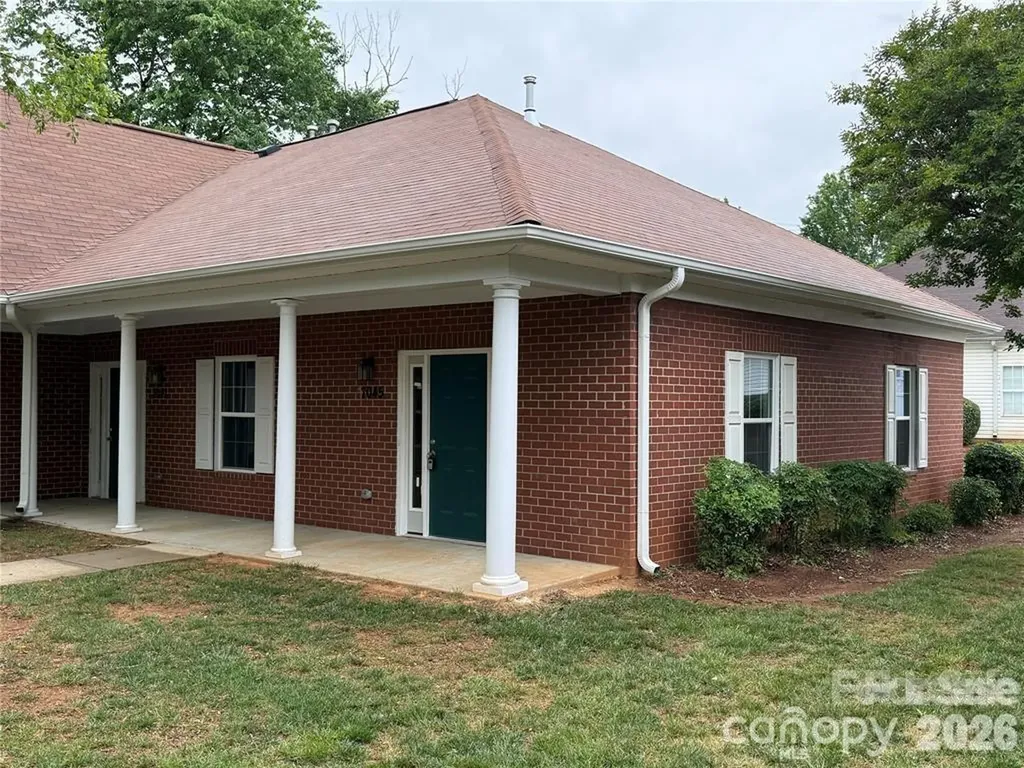 7045 Somerset Springs Drive Charlotte NC 28262