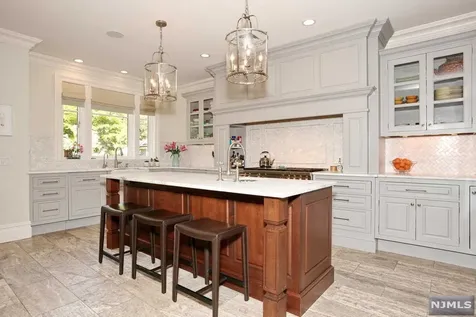 37 Fairview Avenue Woodcliff Lake NJ 07677