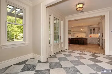 37 Fairview Avenue Woodcliff Lake NJ 07677