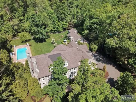 37 Fairview Avenue Woodcliff Lake NJ 07677