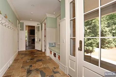 37 Fairview Avenue Woodcliff Lake NJ 07677