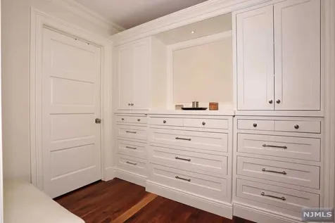 37 Fairview Avenue Woodcliff Lake NJ 07677