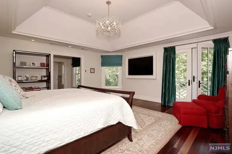 37 Fairview Avenue Woodcliff Lake NJ 07677