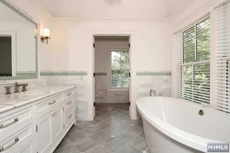 37 Fairview Avenue Woodcliff Lake NJ 07677