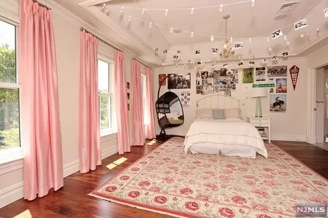 37 Fairview Avenue Woodcliff Lake NJ 07677