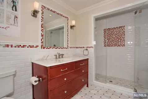 37 Fairview Avenue Woodcliff Lake NJ 07677