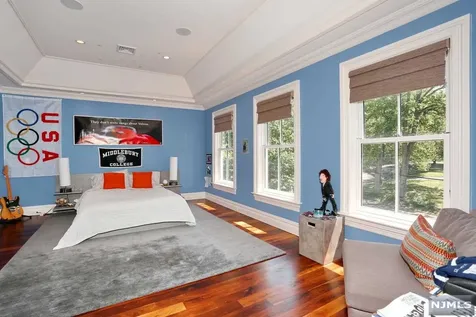 37 Fairview Avenue Woodcliff Lake NJ 07677