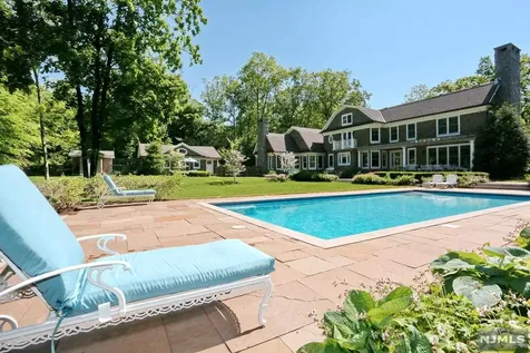 37 Fairview Avenue Woodcliff Lake NJ 07677