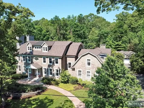 37 Fairview Avenue Woodcliff Lake NJ 07677