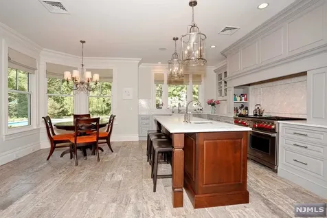 37 Fairview Avenue Woodcliff Lake NJ 07677