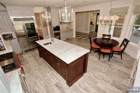 37 Fairview Avenue Woodcliff Lake NJ 07677