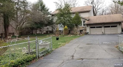78 Camp Lane Fairfield NJ 07004