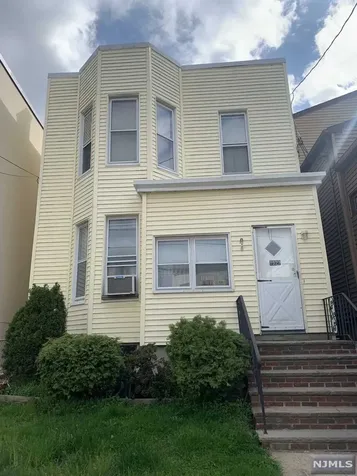 1527 38th Street North Bergen NJ 07047